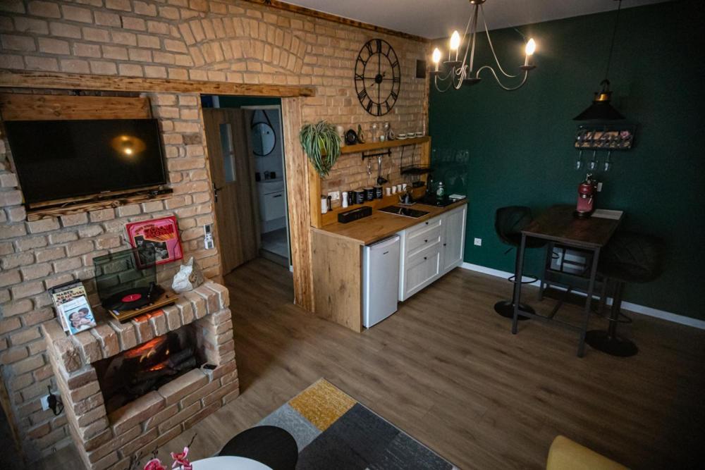Czocha Studio Apartment Лєшна Екстер'єр фото